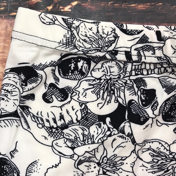 SALE Floral Skull Halloween Super Soft Leggings - Picture 3 of 6